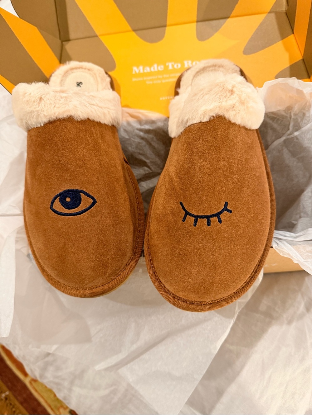 New in Box Sz 10 Soludos wink slippers